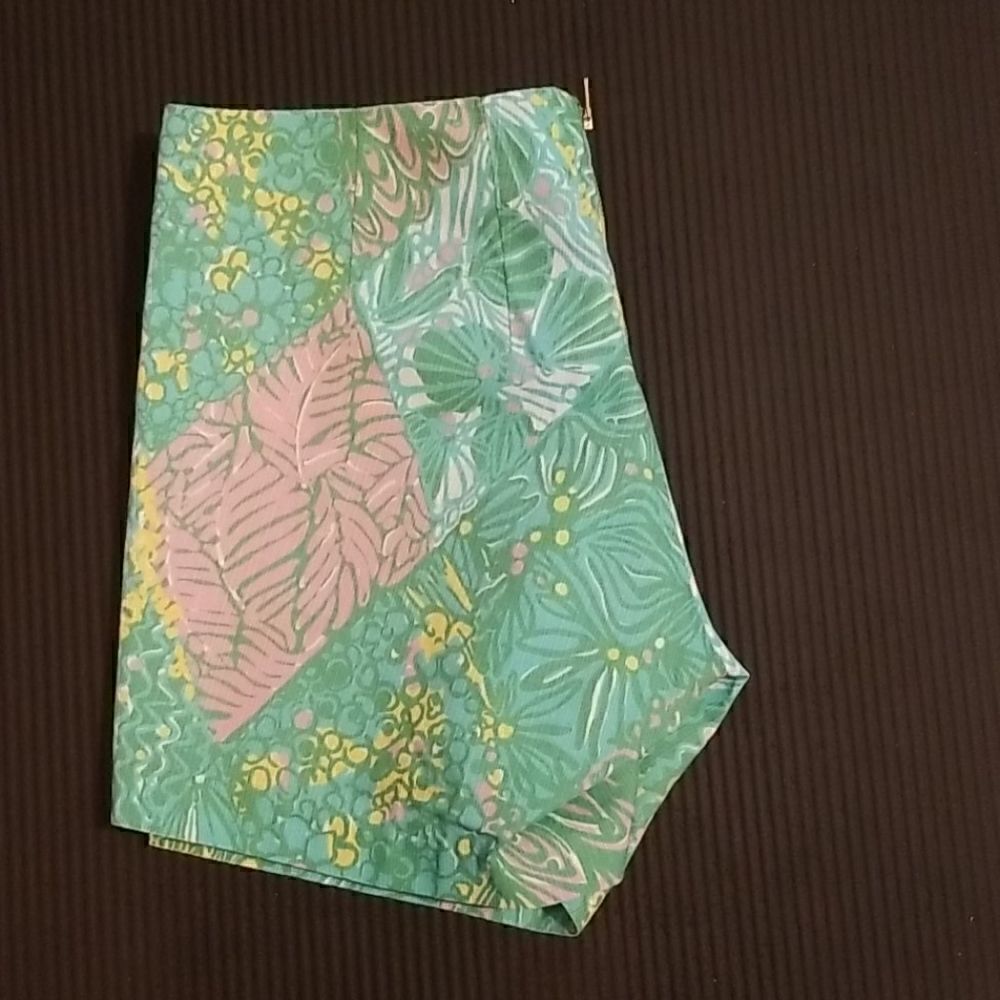 Lilly Pulitzer shorts - Picture 3 of 5